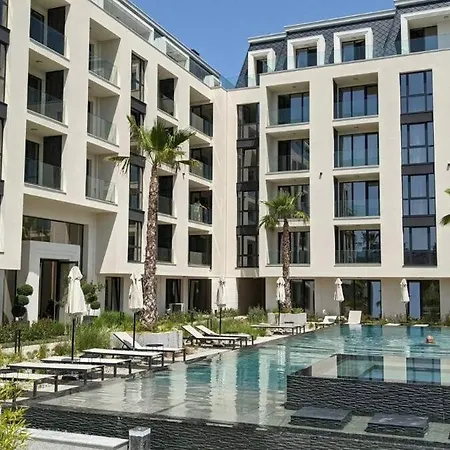 Cozy Flat In Azur Premium Apartmán *